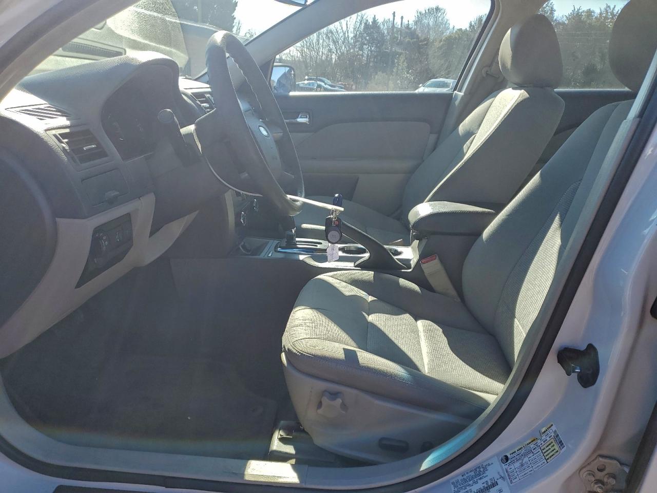 Ford Fusion Se Image 4