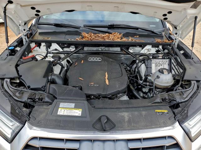 Audi Q5 Premium Plus Image 12