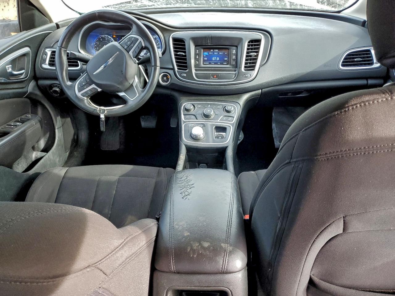 Chrysler 200 Limited Image 10