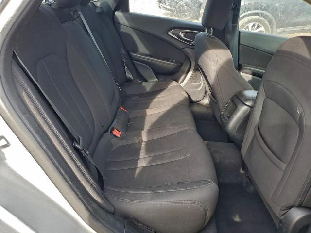 Chrysler 200 Limited Image 11