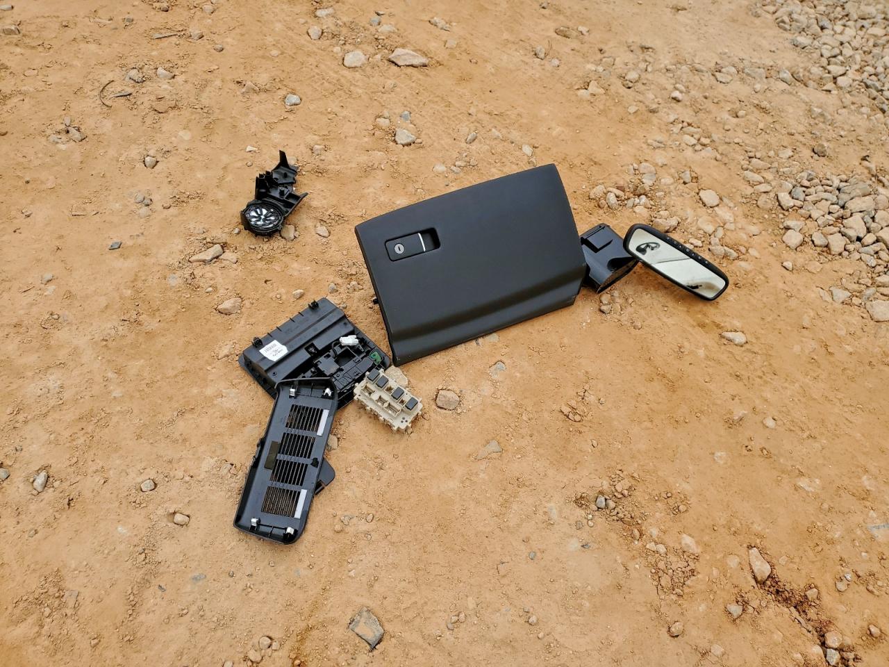 INFINITI Q60 Pure Image 9