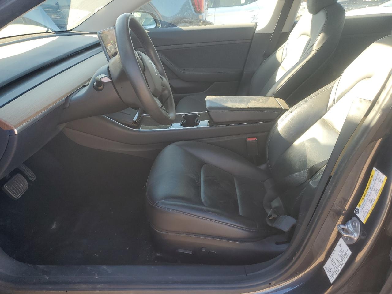 Tesla Model 3 Image 9