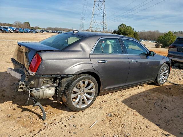 Chrysler 300 Limited Image 6