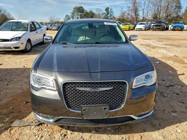 Chrysler 300 Limited Image 8