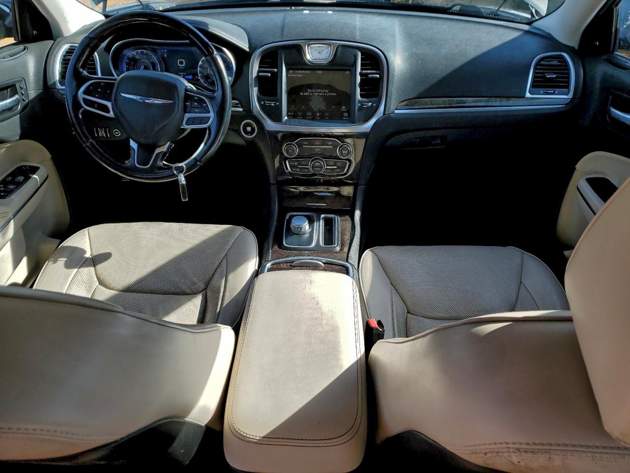 Chrysler 300 Limited Image 3