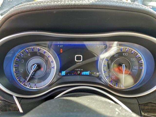 Chrysler 300 Limited Image 7