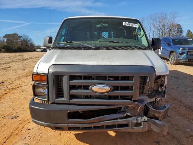 Ford Econoline E250 Van Image 6