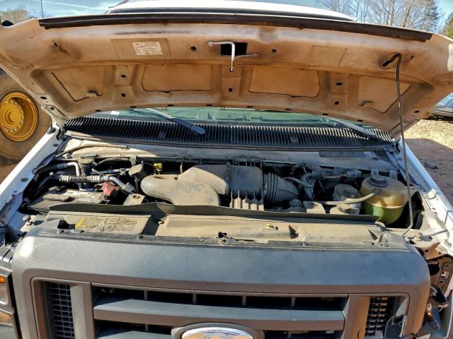 Ford Econoline E250 Van Image 10