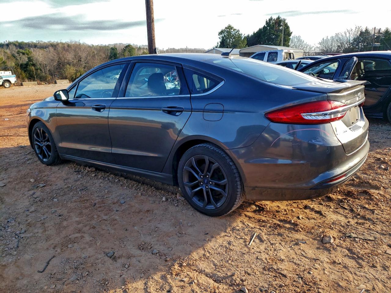 Ford Fusion S Image 9