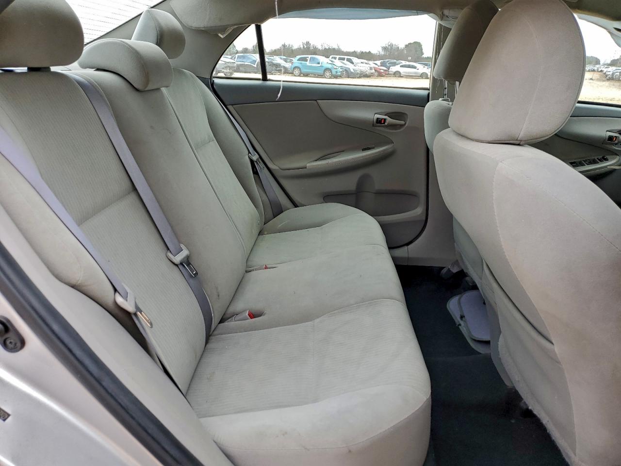 Toyota Corolla Base Image 4