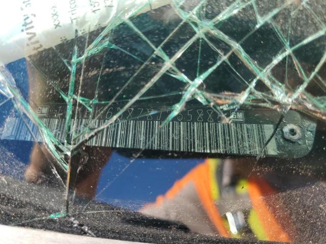 GMC Yukon Denali Image 13