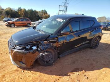  Salvage Nissan Kicks