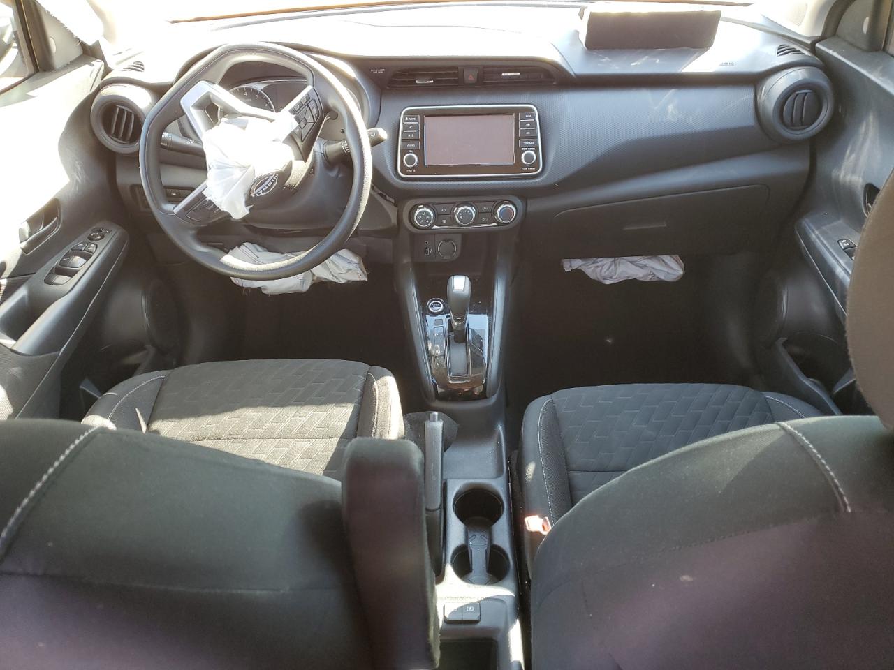 Nissan Kicks S Image 4