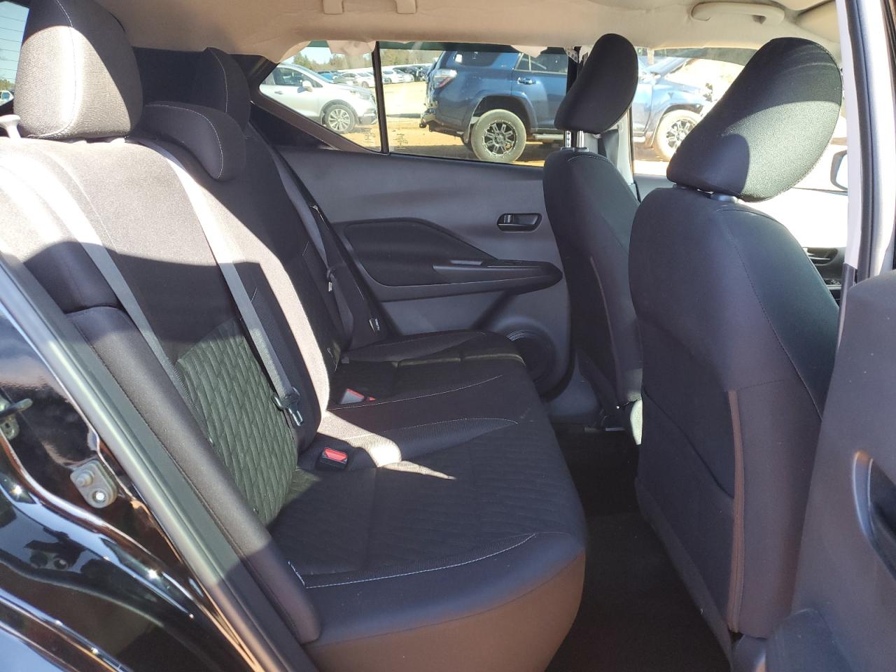 Nissan Kicks S Image 13