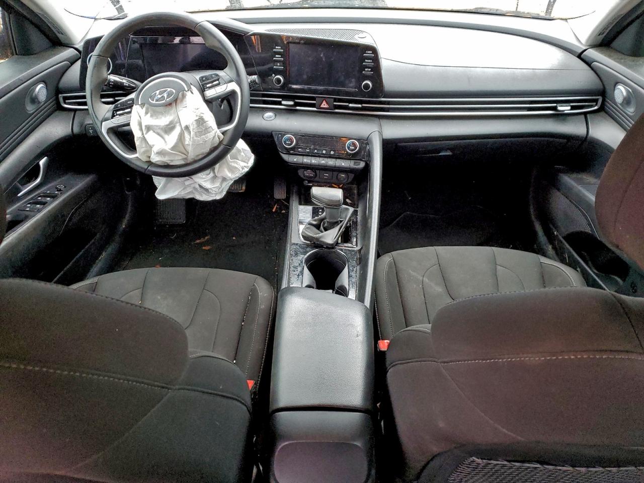 Hyundai ELANTRA Sel Image 6