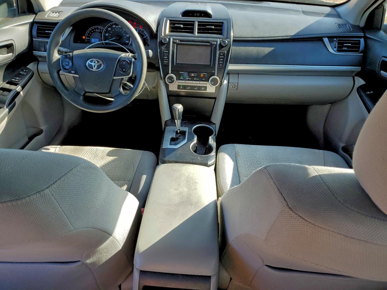 Toyota Camry Base Image 10