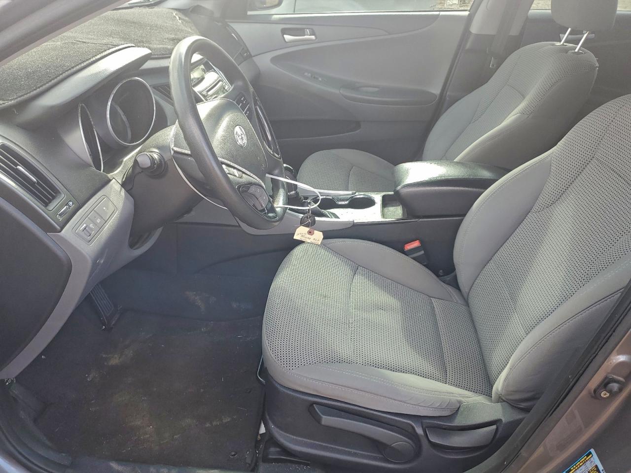 Hyundai SONATA Gls Image 6