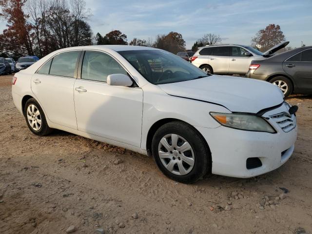 Toyota Camry Base Image 4