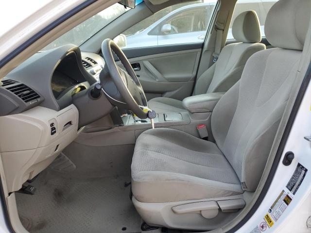 Toyota Camry Base Image 3