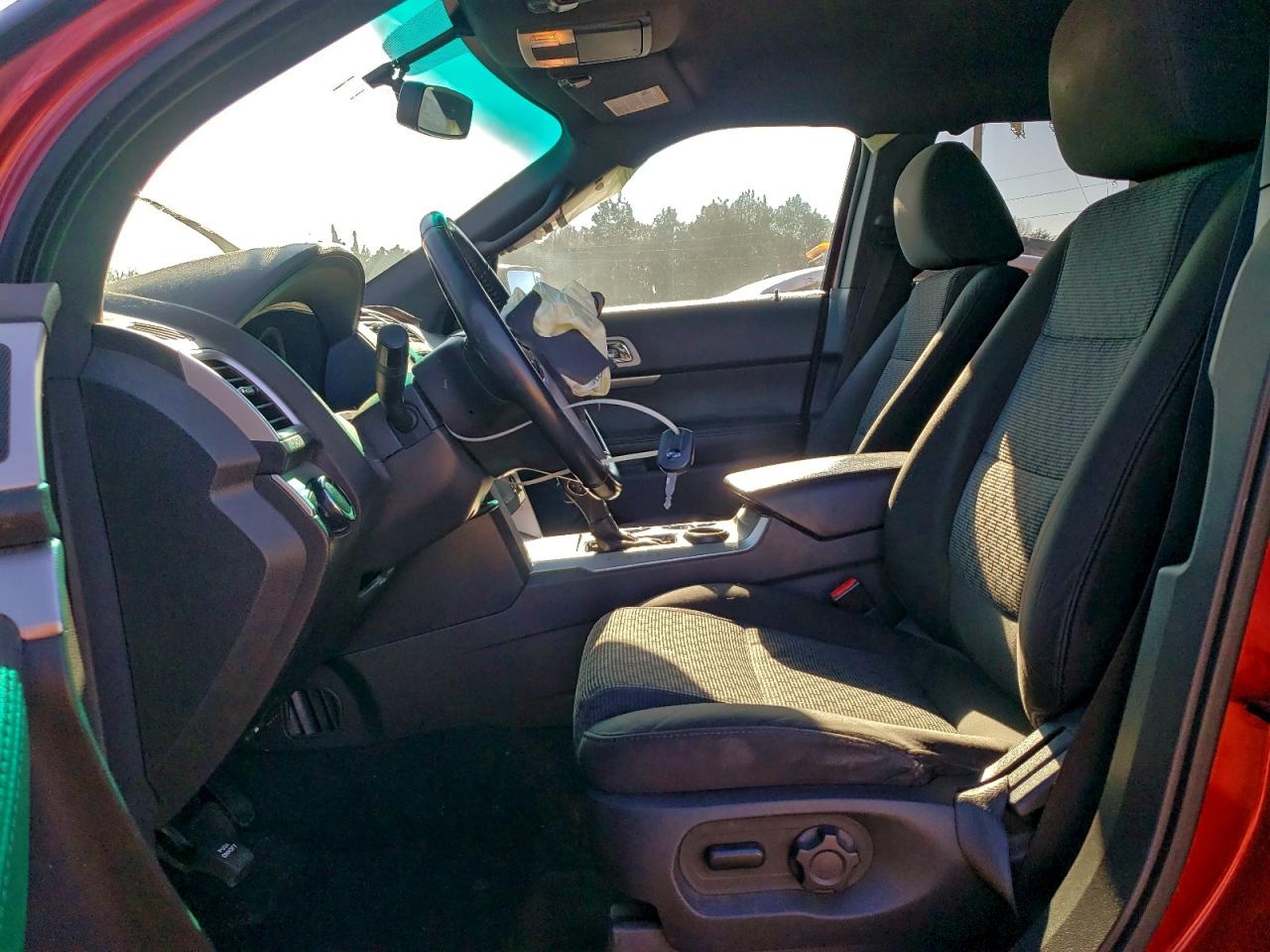 Ford Explorer Xlt Image 4