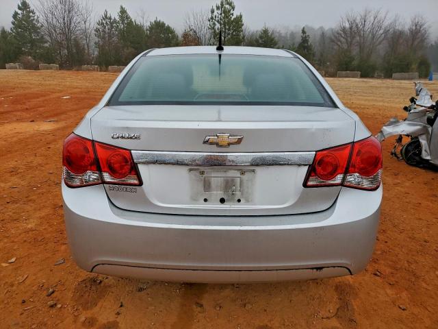 Chevrolet Cruze Ls Image 2
