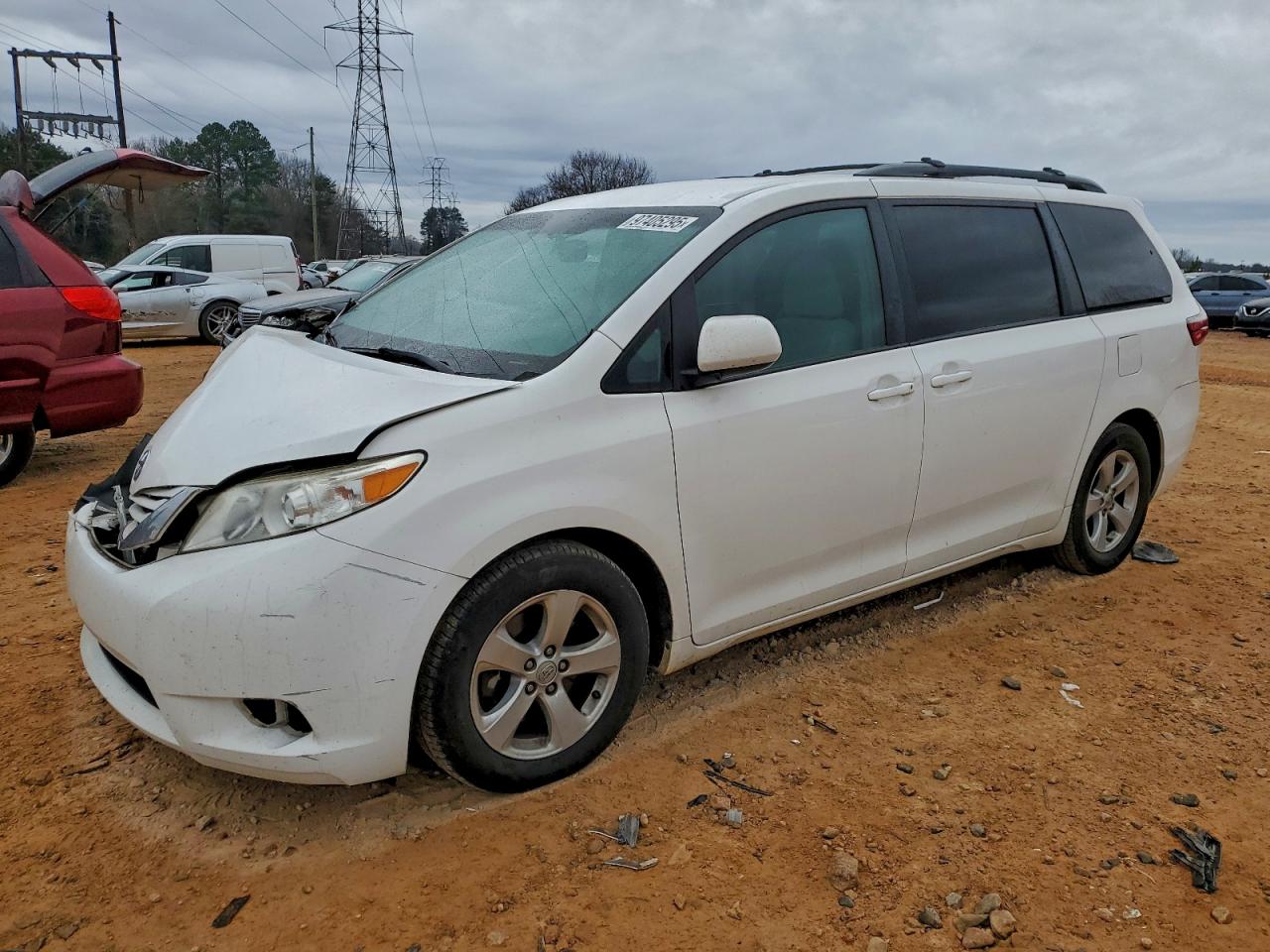 Toyota Sienna Le Image 1