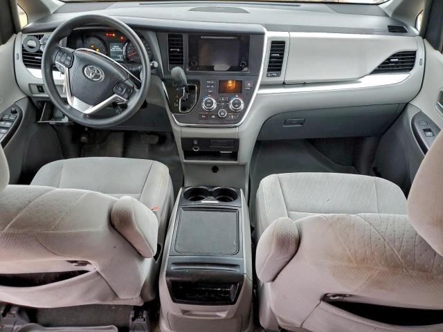 Toyota Sienna Le Image 7