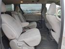Toyota Sienna Le Image 5
