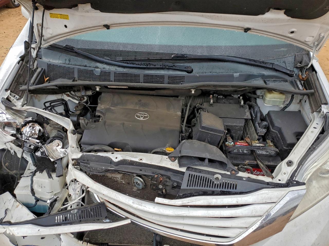 Toyota Sienna Le Image 11