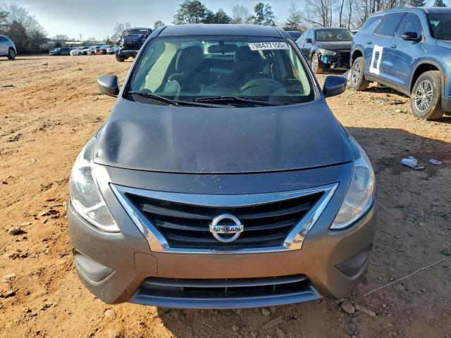 Nissan Versa S Image 9