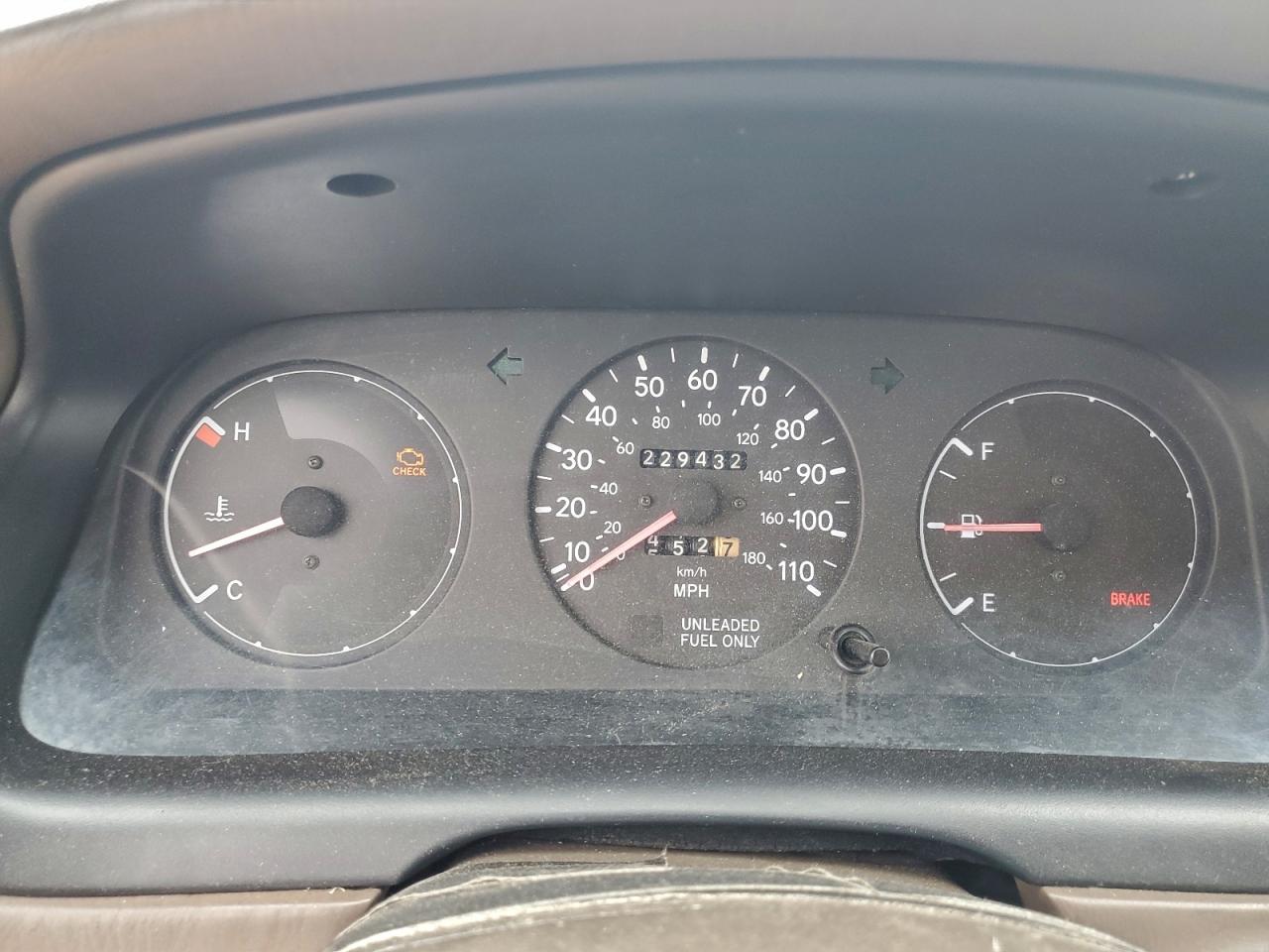 Toyota Corolla Base Image 10