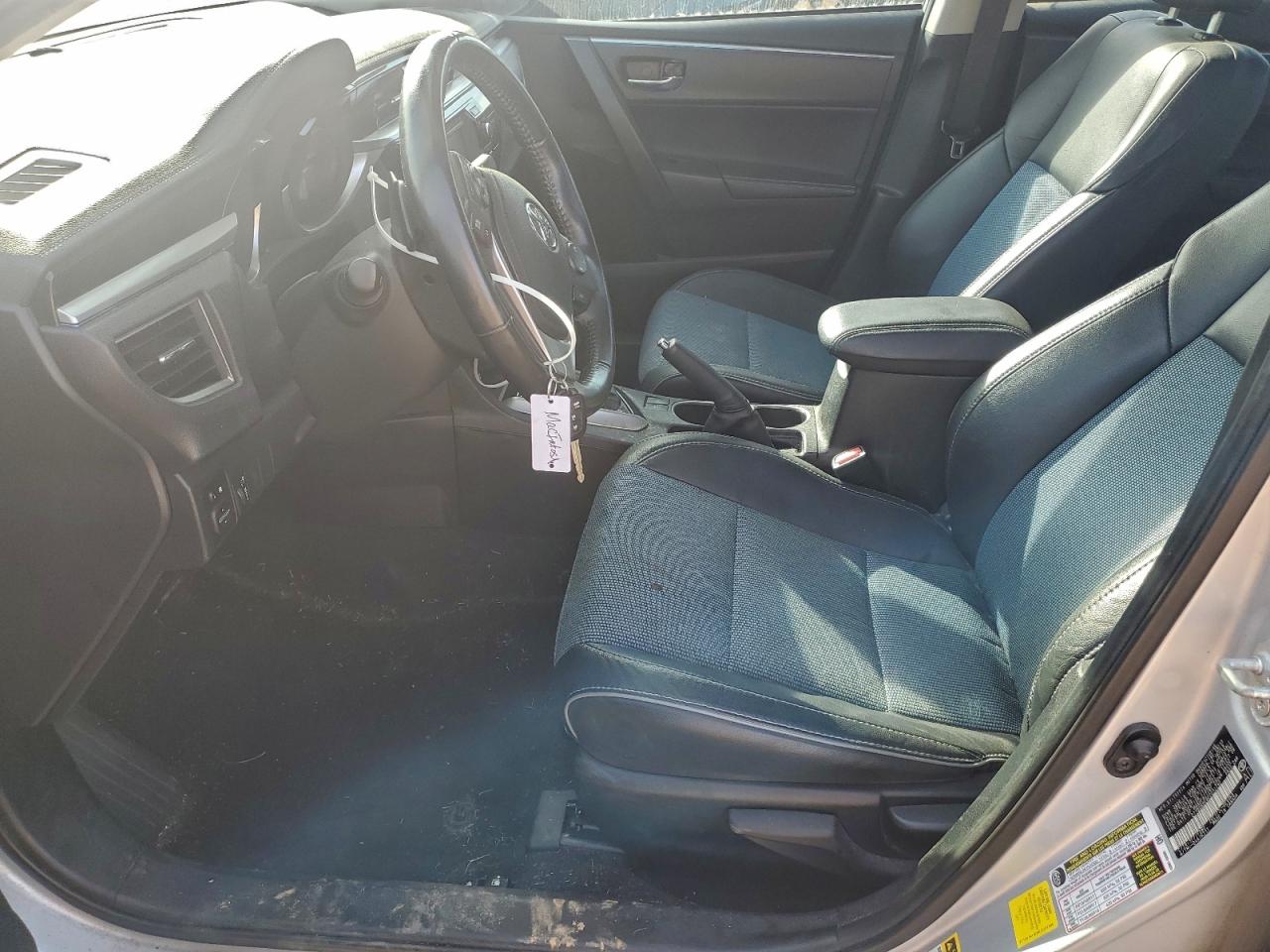 Toyota Corolla L Image 8