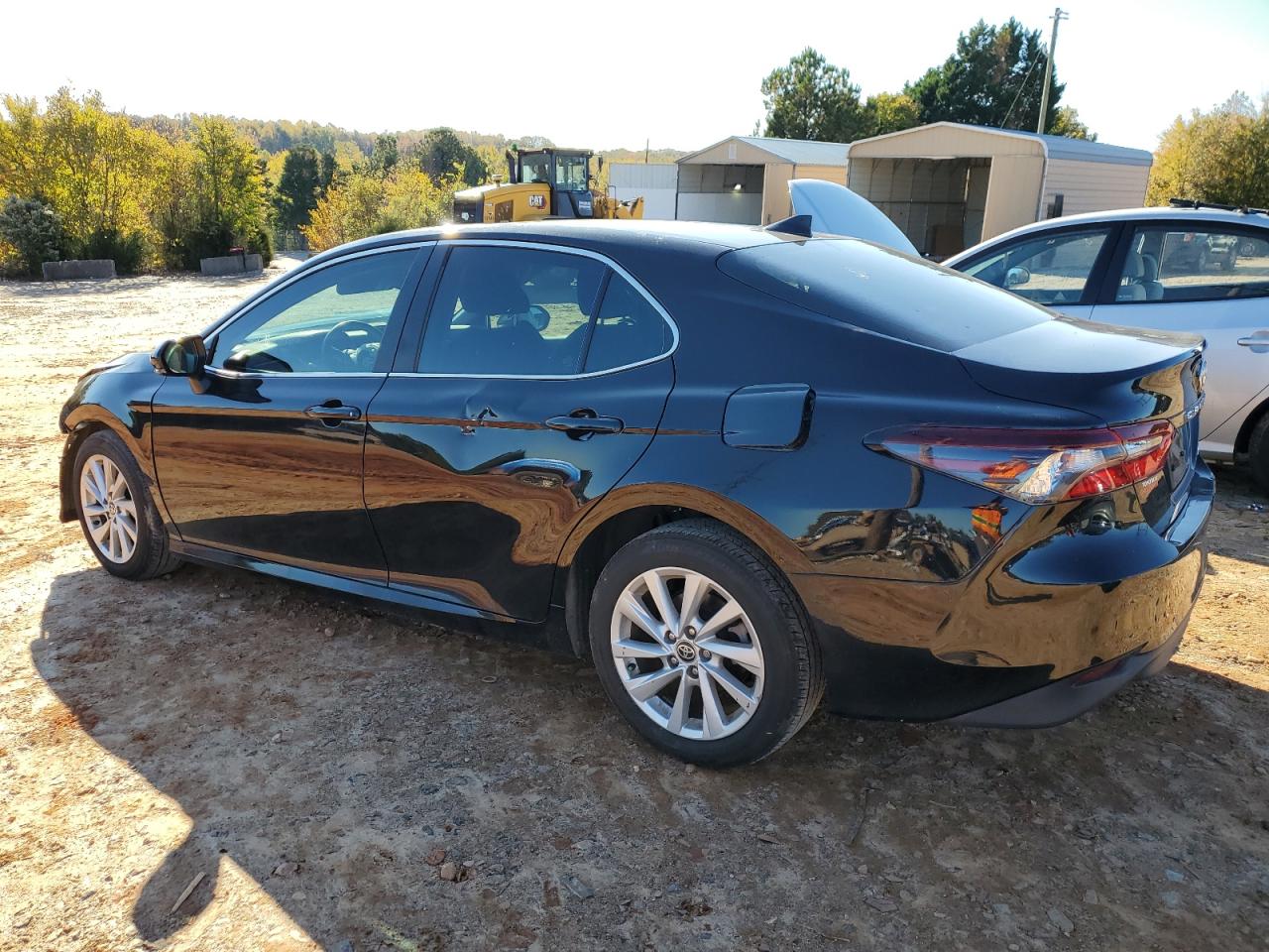 Toyota Camry Le Image 4