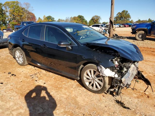 Toyota Camry Le Image 8