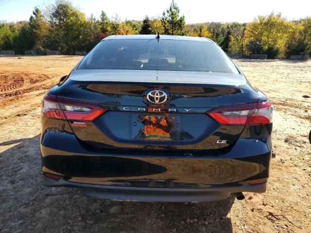 Toyota Camry Le Image 9