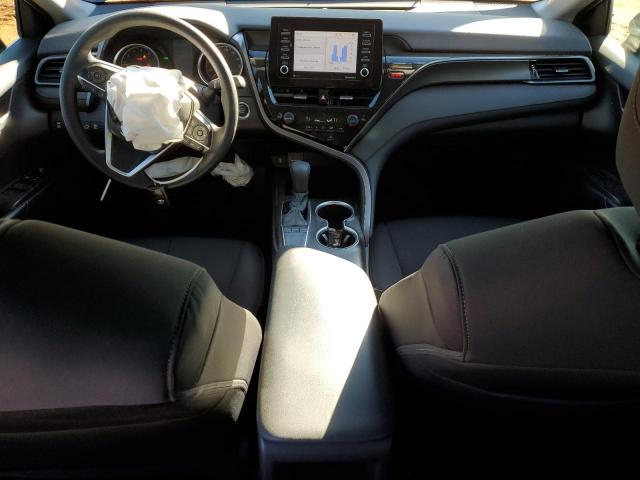 Toyota Camry Le Image 3