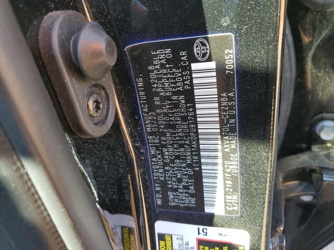 Toyota Camry Le Image 11