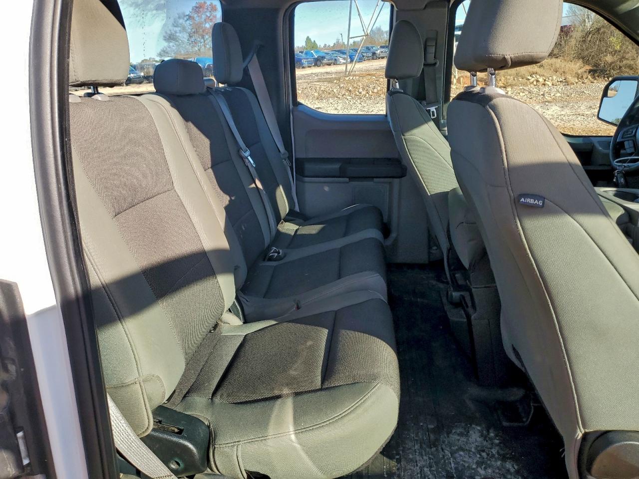 Ford F-150 Super Cab Image 5