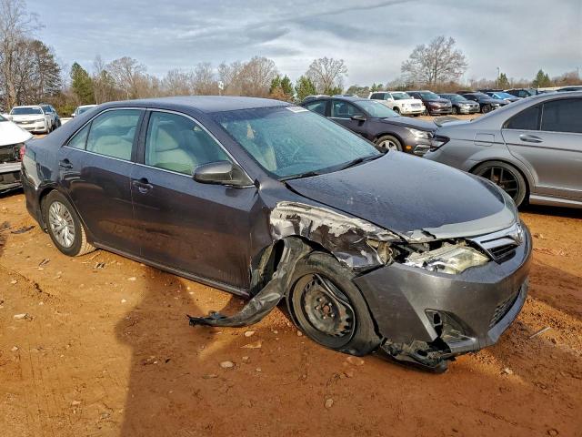 Toyota Camry Base Image 4