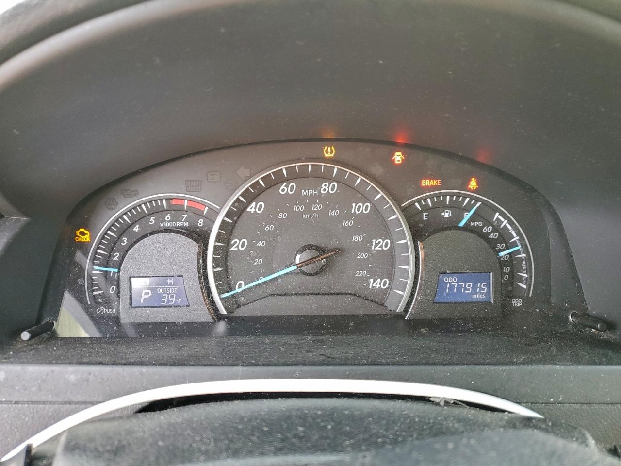 Toyota Camry Base Image 5