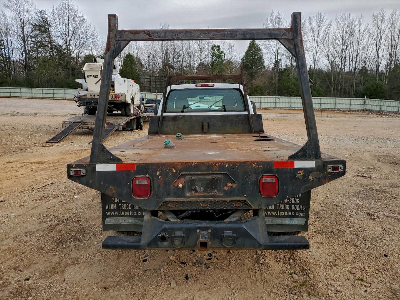 Chevrolet Silverado C3500 Image 9