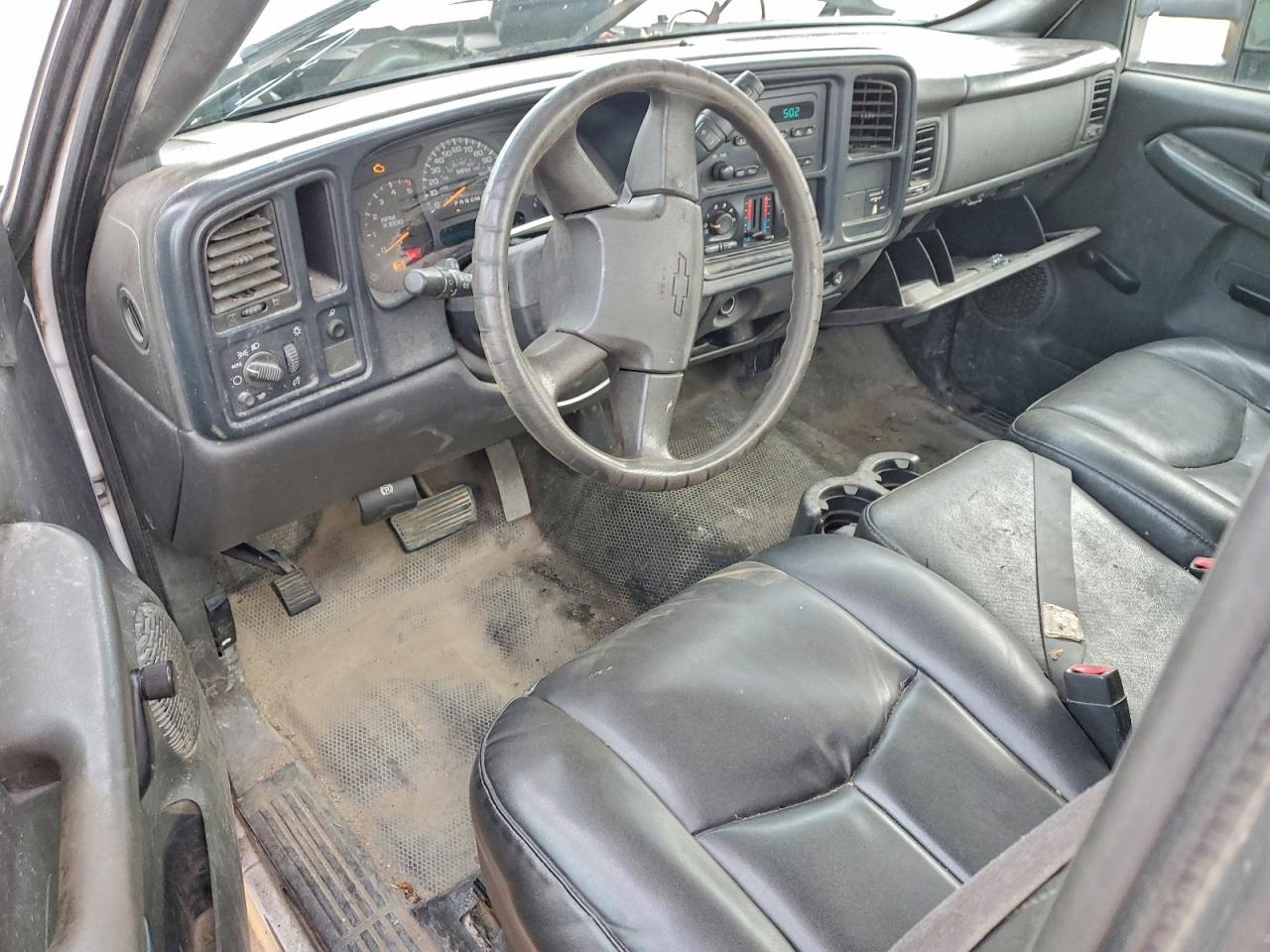 Chevrolet Silverado C3500 Image 10