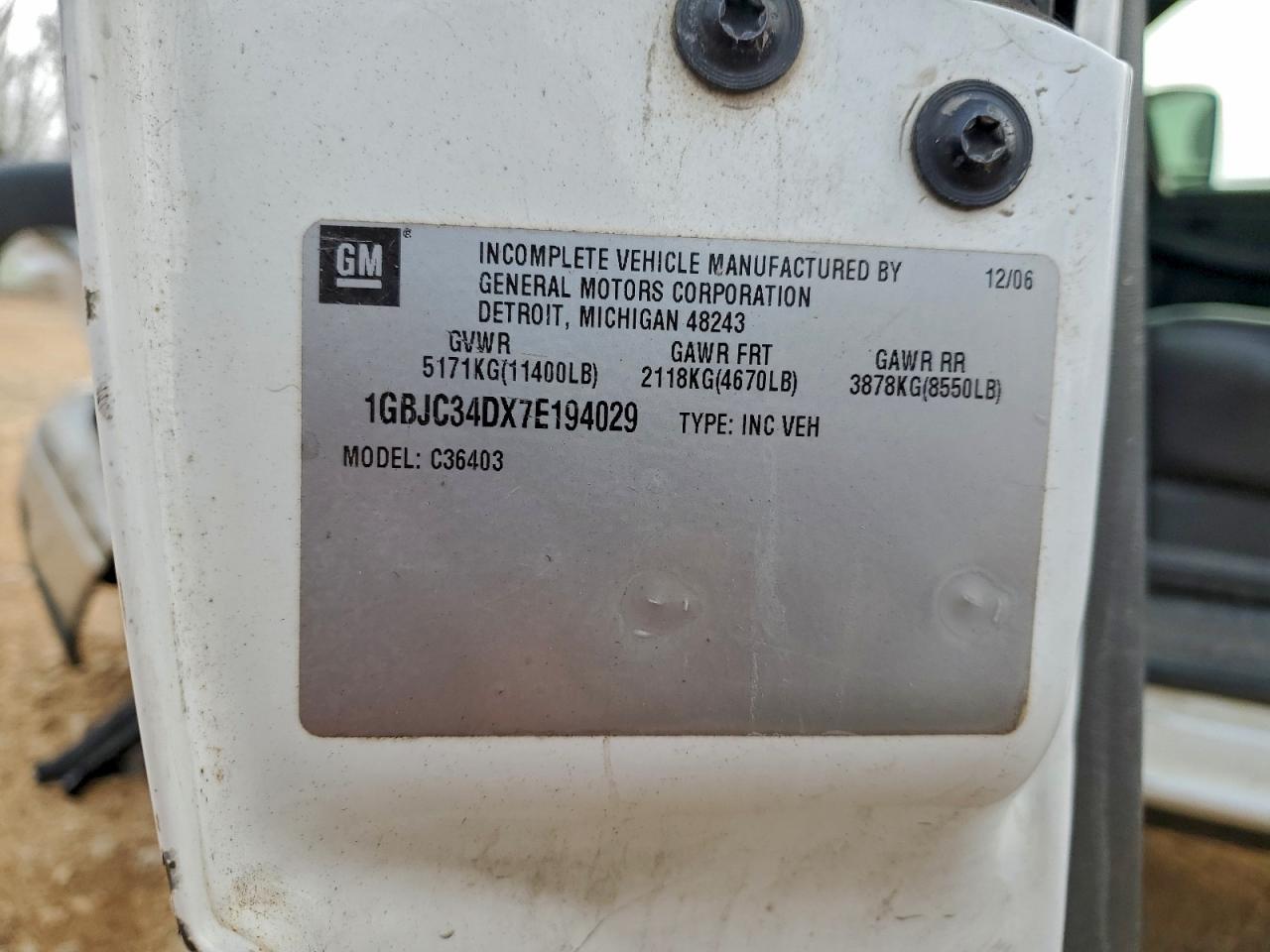 Chevrolet Silverado C3500 Image 13