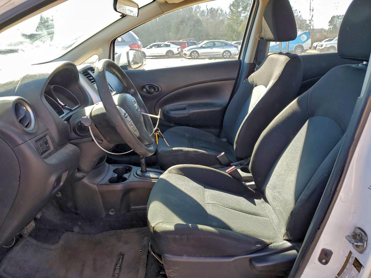 Nissan Versa S Image 5