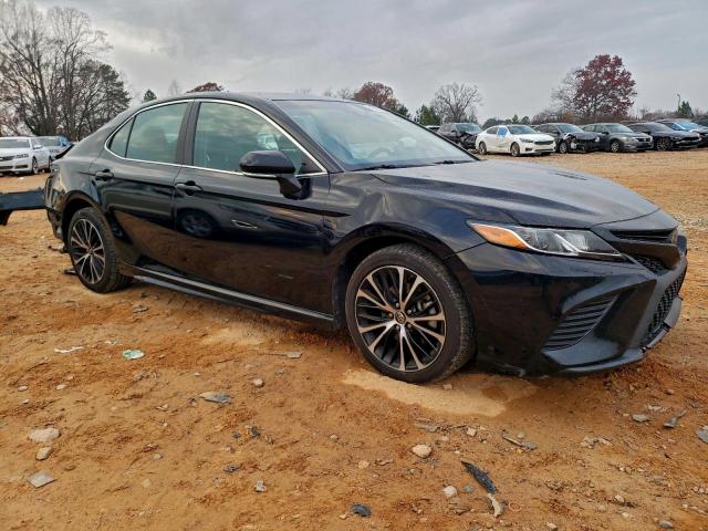 Toyota Camry L Image 9