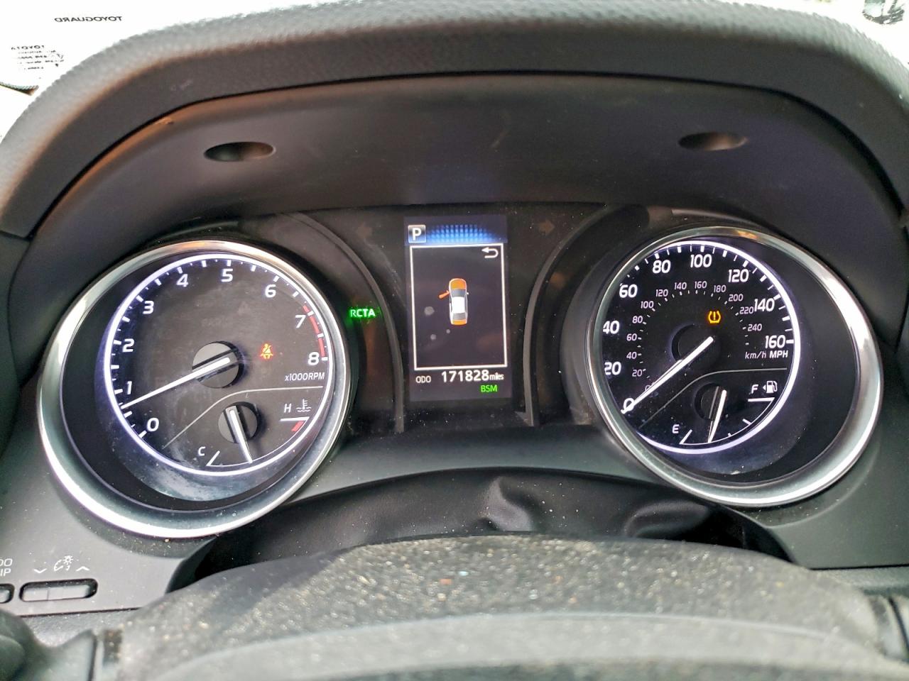 Toyota Camry L Image 10