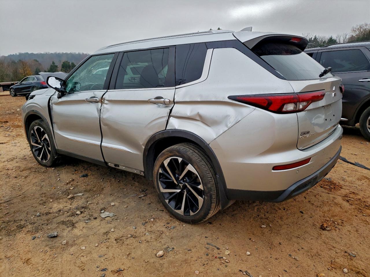 Mitsubishi Outlander Es Image 3