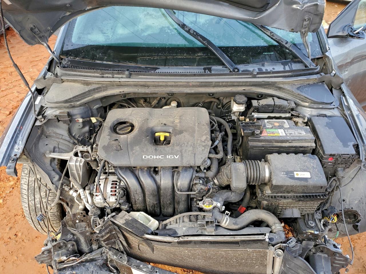 Hyundai ELANTRA Sel Image 12