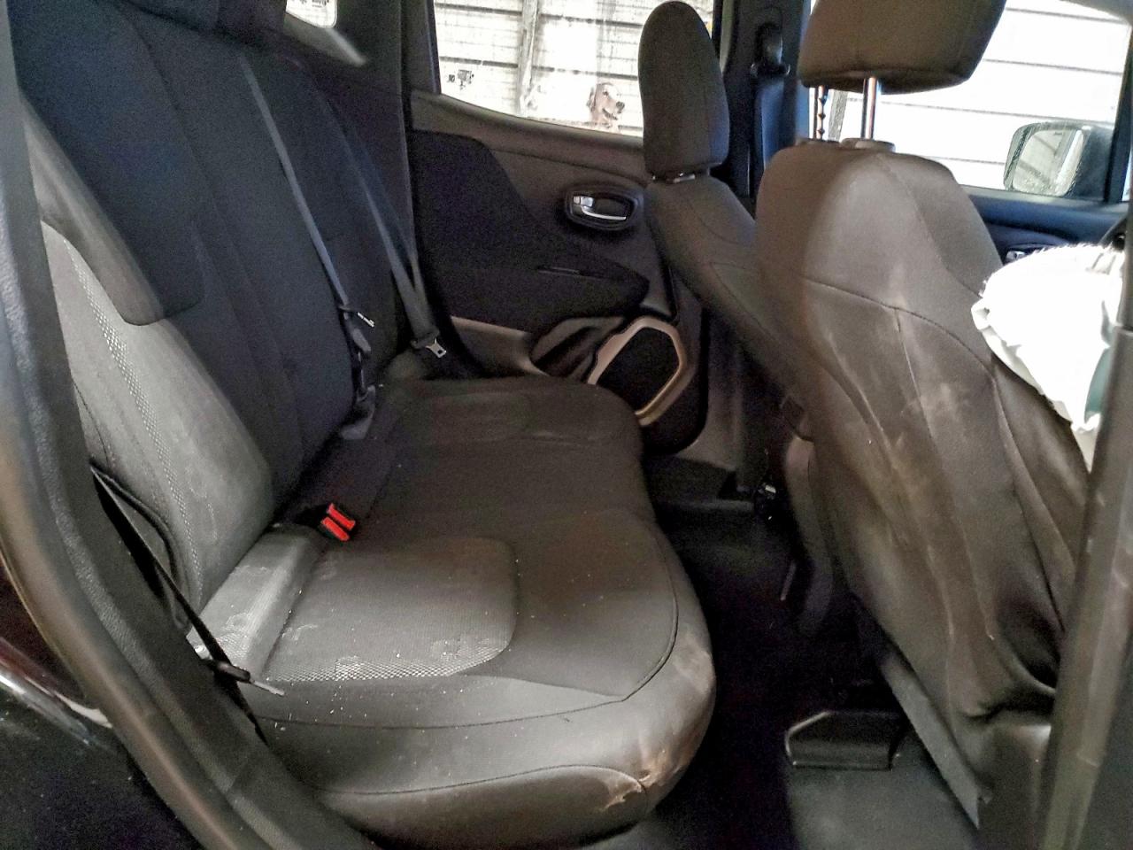 Jeep Renegade Sport Image 11