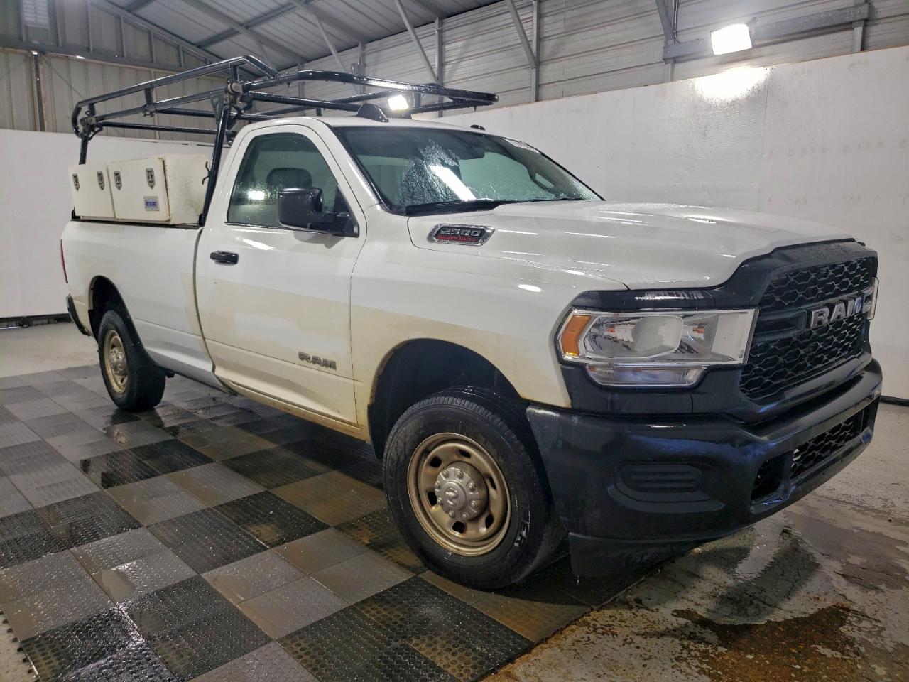 Ram 2500 Tradesman Image 2